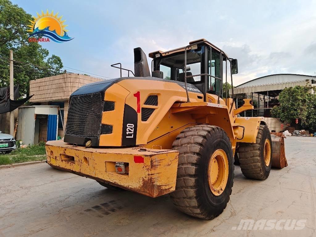 Volvo L 120 Kolesni nakladalci
