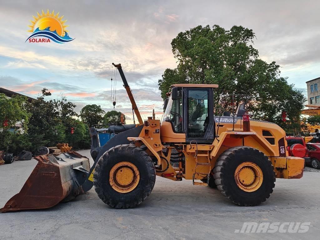 Volvo L 120 Kolesni nakladalci