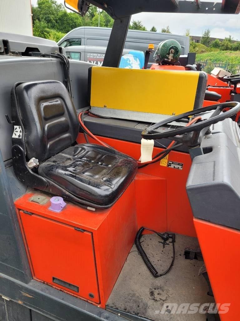 Hako 1500 B Kombinirani krtačni pometači