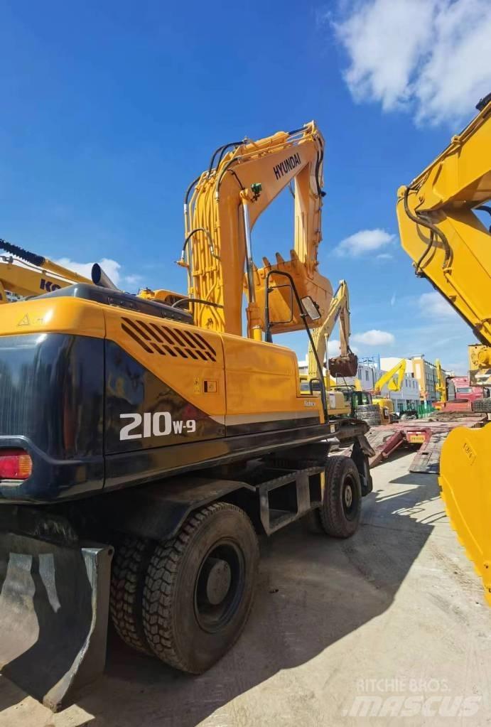 Hyundai R210W-9 Bagri na kolesih