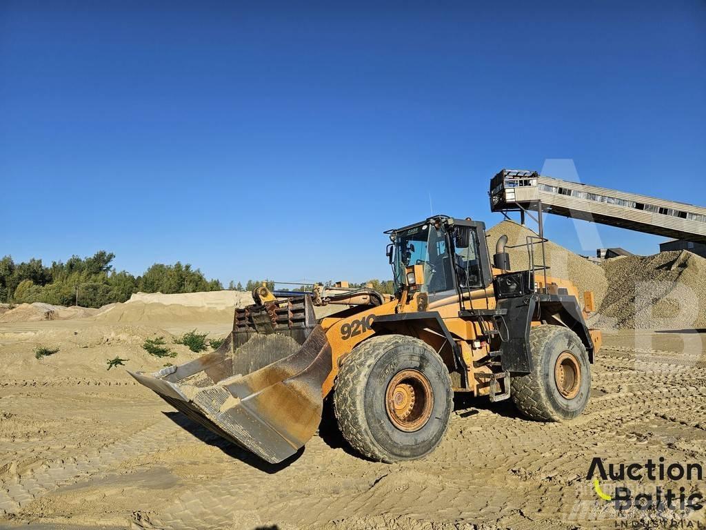 CASE 921C/2 Kolesni nakladalci