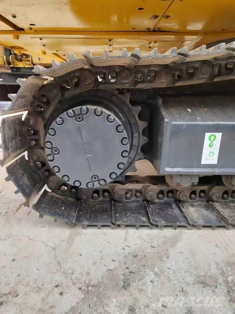 Komatsu PC 200-8 Bagri goseničarji