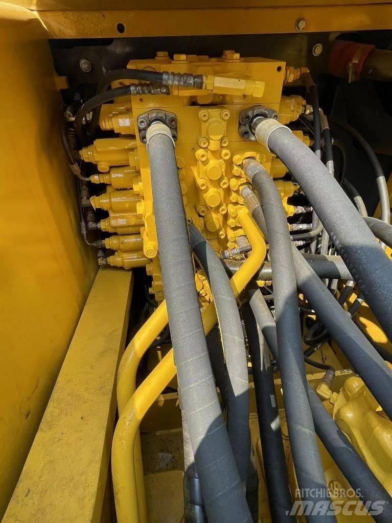 Komatsu PC 200-7 Bagri goseničarji