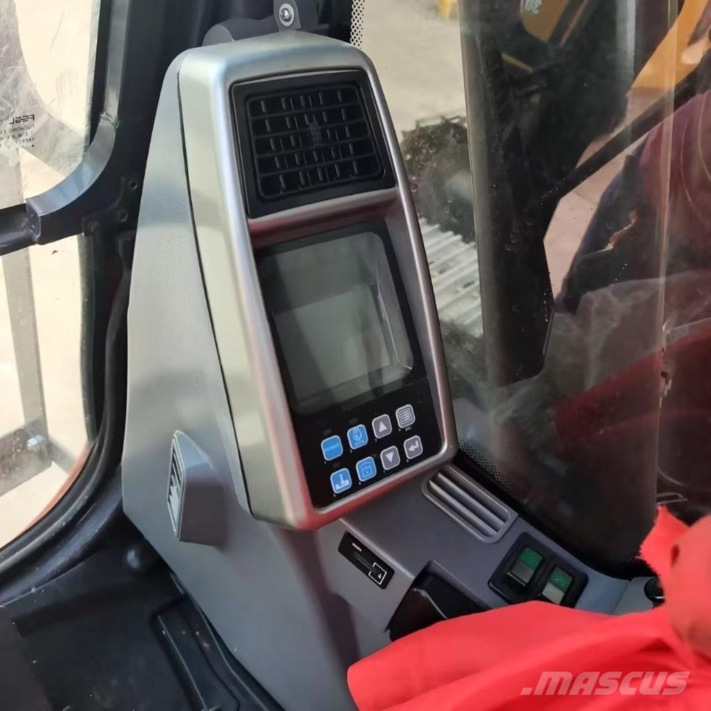 Doosan DX 300 LC Bagri goseničarji