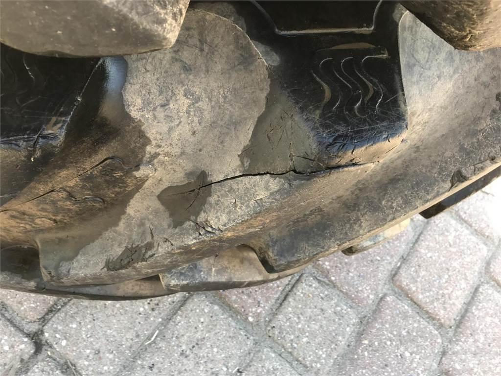 BKT 650/85R42 Gume, kolesa in platišča