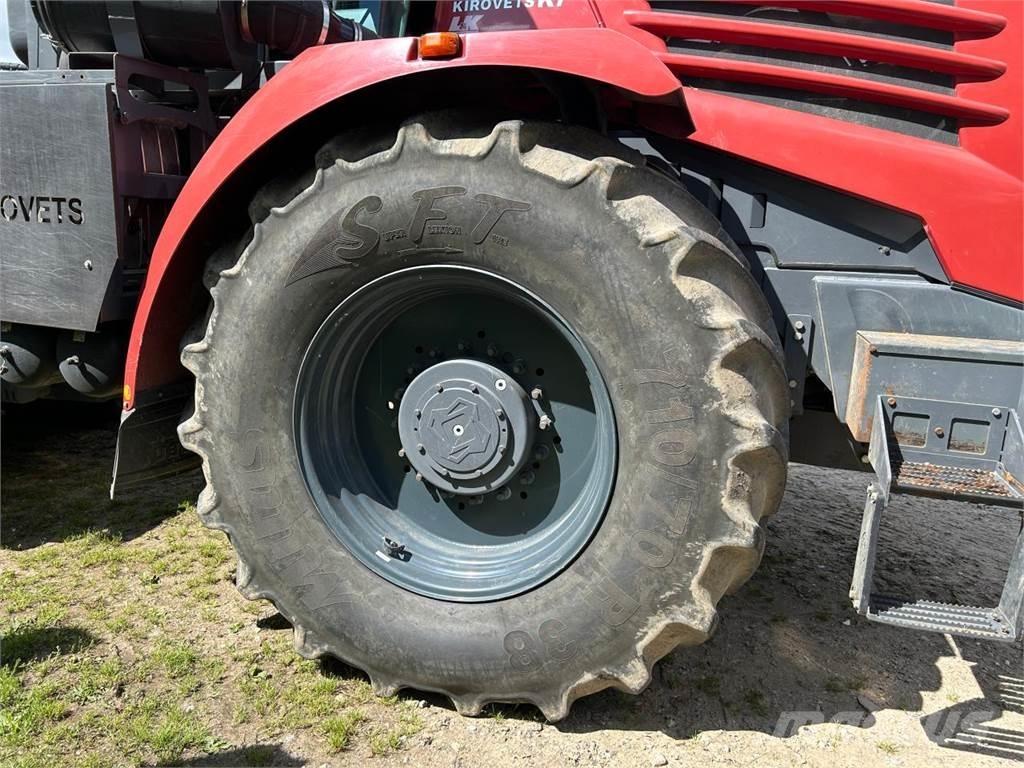 Kirovets K 743 Traktorji