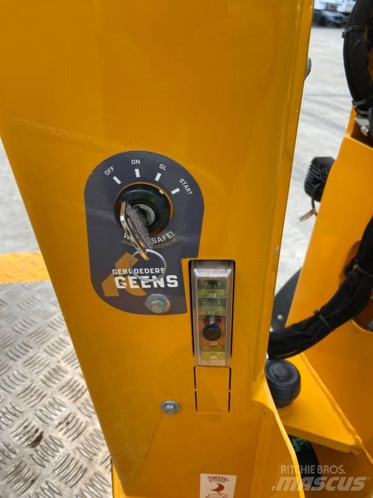 Knikmops KM 100 Kolesni nakladalci