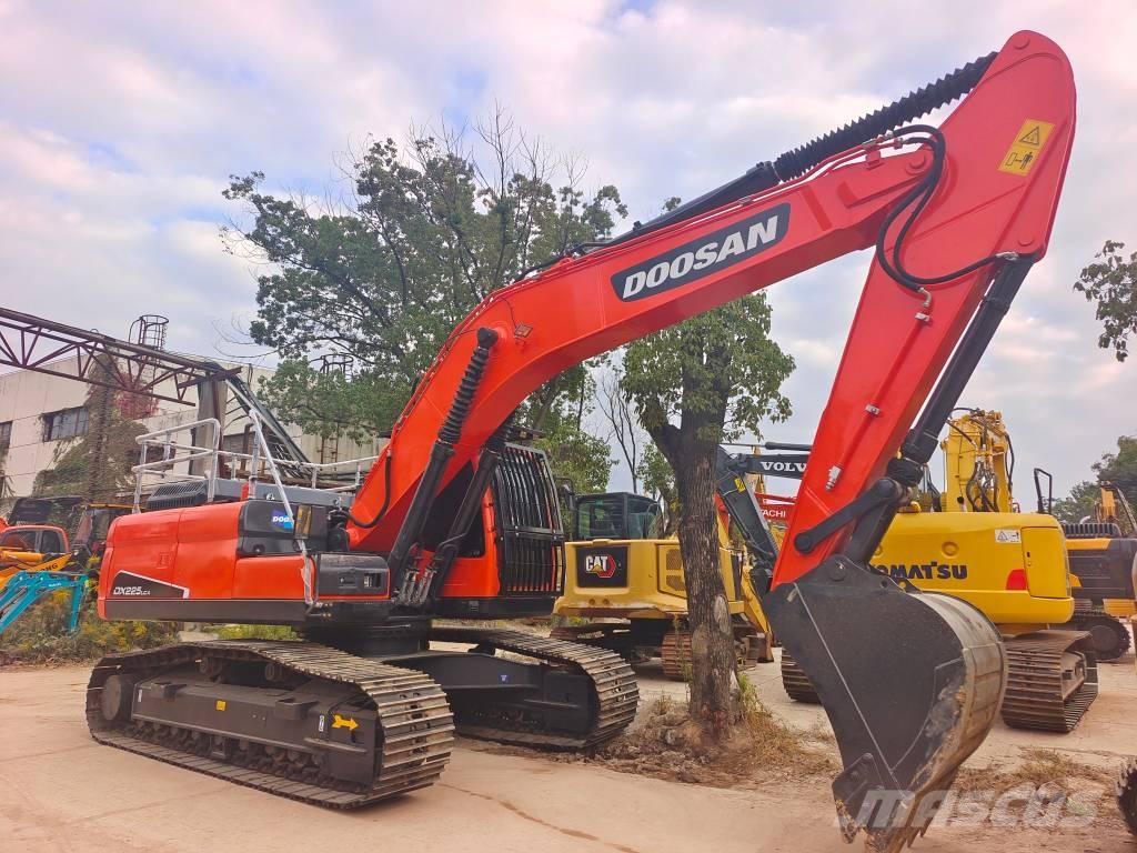 Doosan DX 225 LC-9C Bagri goseničarji