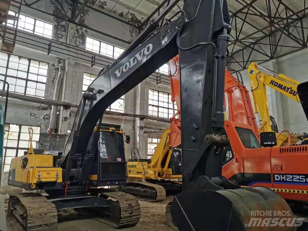 Volvo EC200D Bagri goseničarji