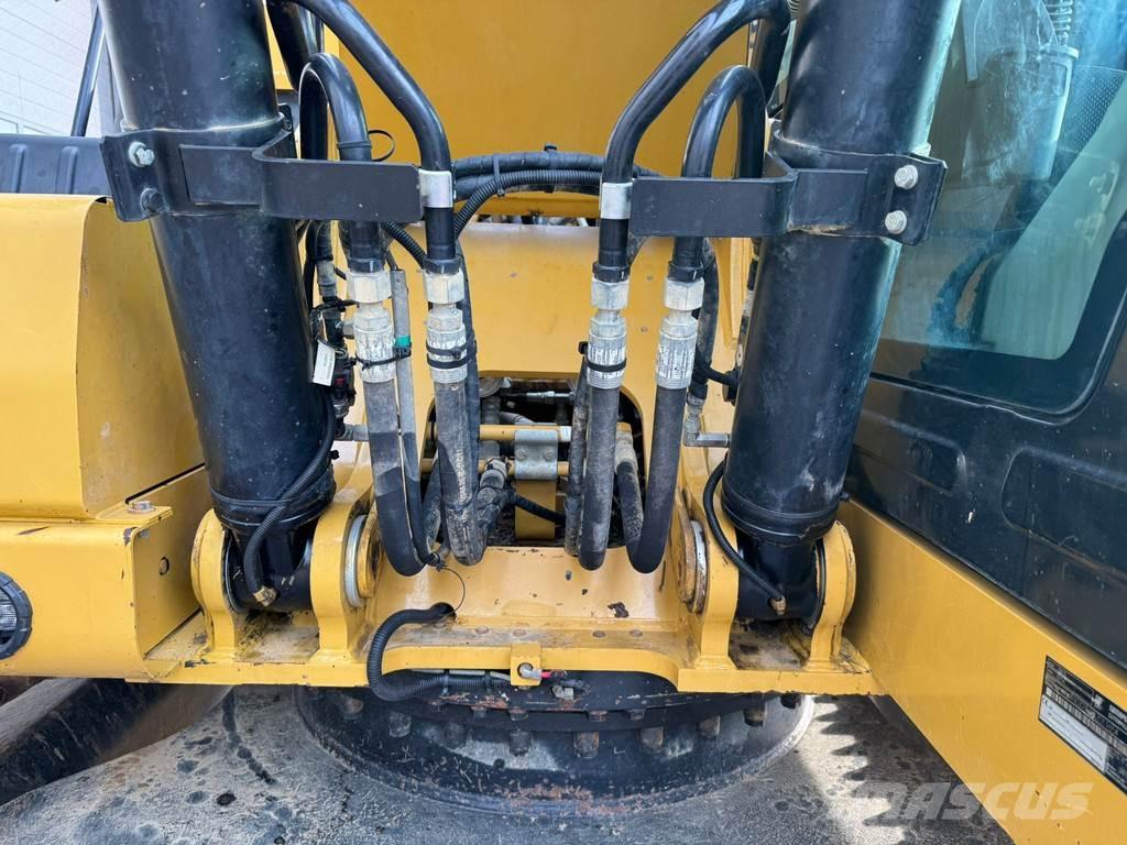 CAT 323 07A Bagri goseničarji