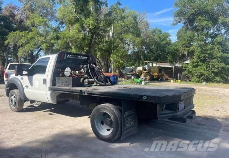 Ford F 550 Tovornjaki s kesonom/platojem