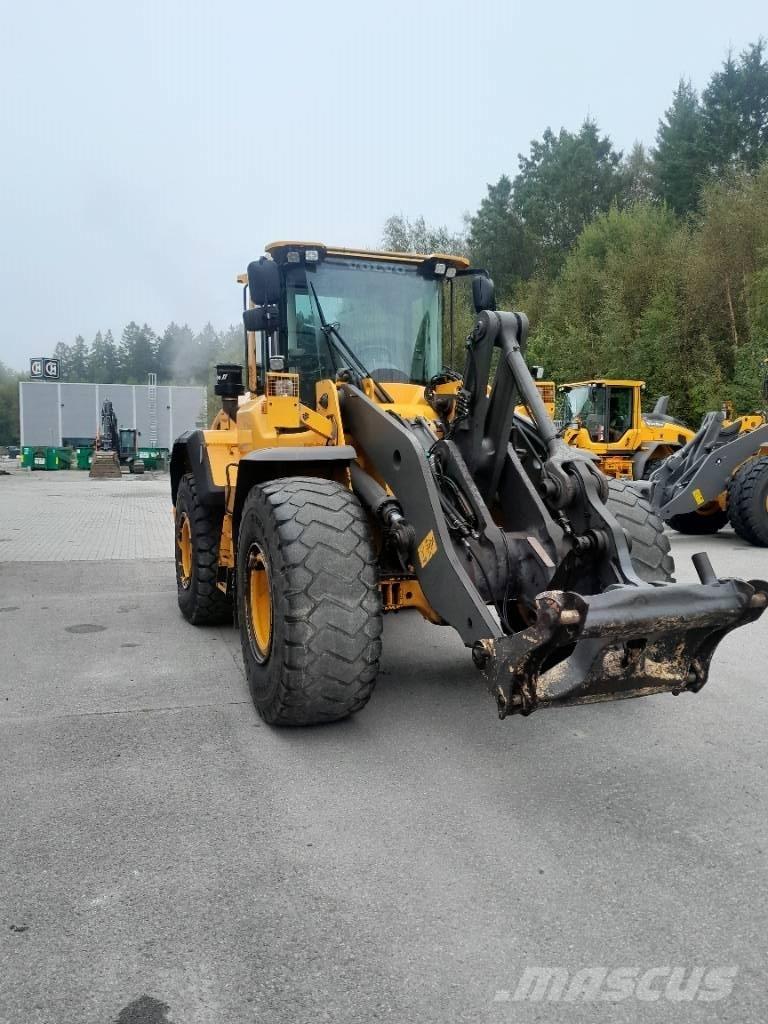 Volvo L120G Kolesni nakladalci