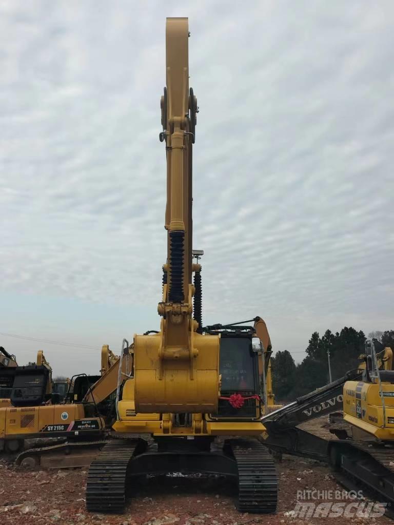 Komatsu PC 200-8 Bagri goseničarji