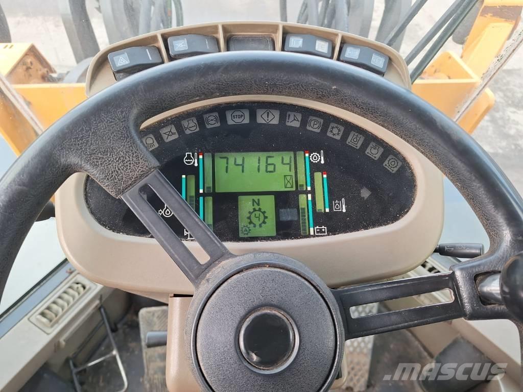 CASE 521D XT Kolesni nakladalci