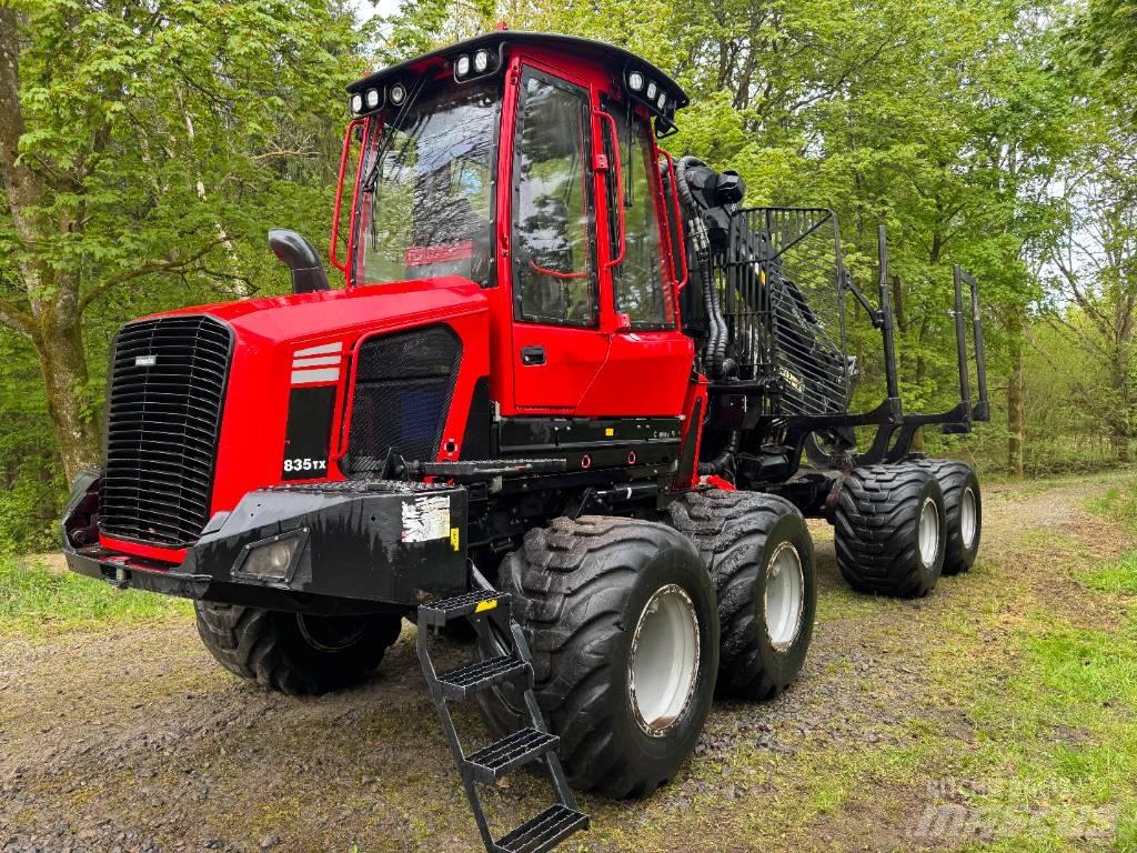 Komatsu 835 TX Forwarderji