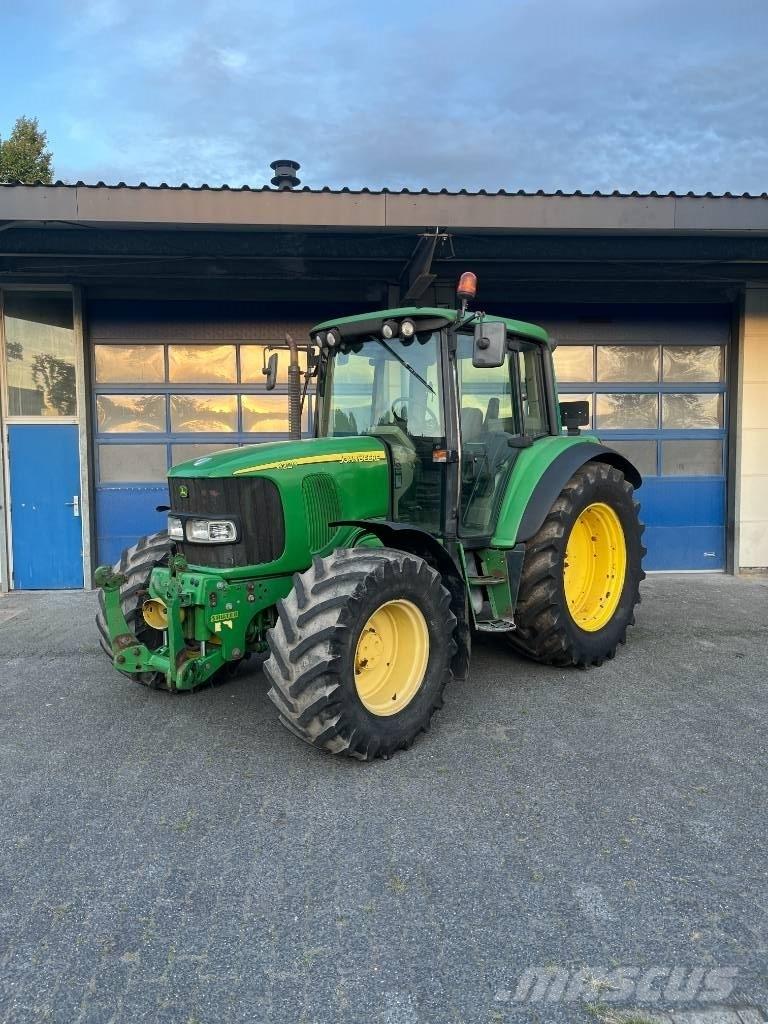 John Deere 6220 Traktorji