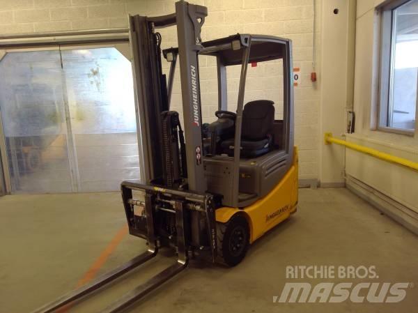 Jungheinrich EFG 215 Električni viličarji