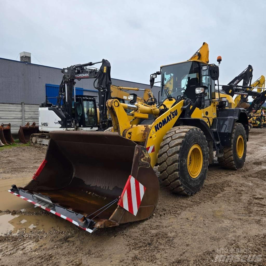 Komatsu WA 320-8 Kolesni nakladalci