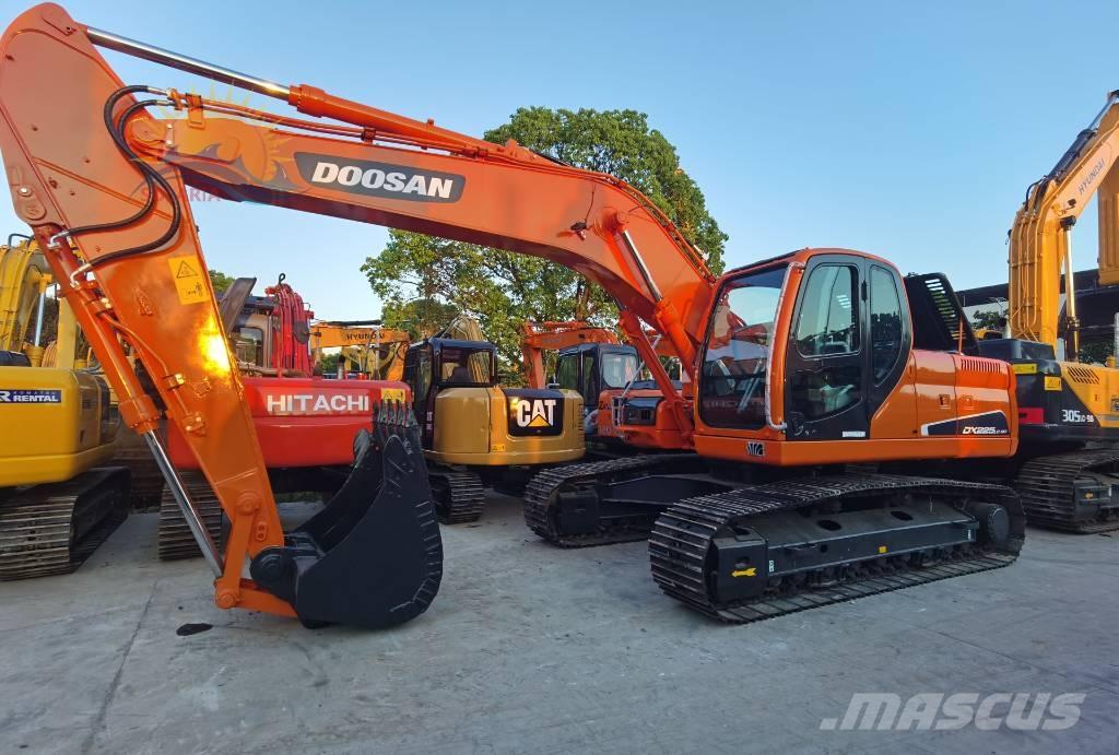 Doosan DX 225 LC Bagri goseničarji