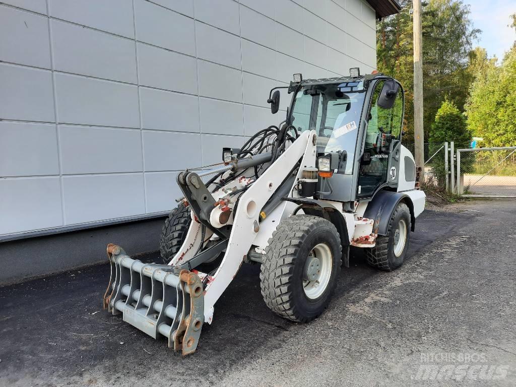 Weidemann 4080 Kolesni nakladalci
