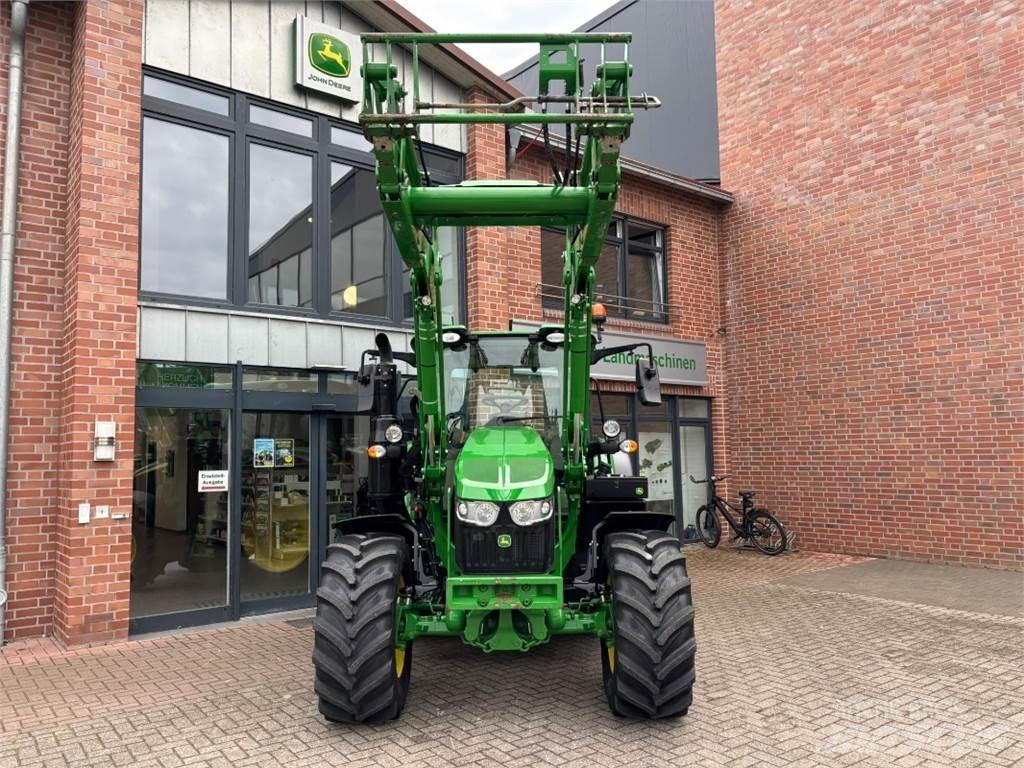 John Deere 6110M Traktorji