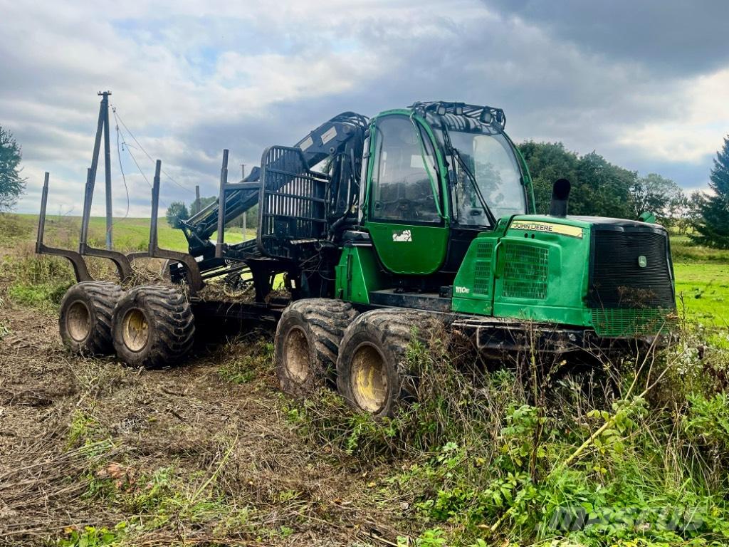 John Deere 1110 E Forwarderji