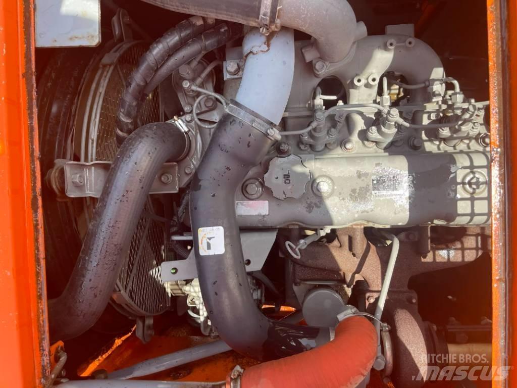 Hitachi ZX 135 Bagri goseničarji