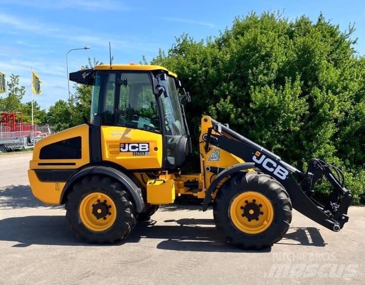 JCB 409 Kolesni nakladalci