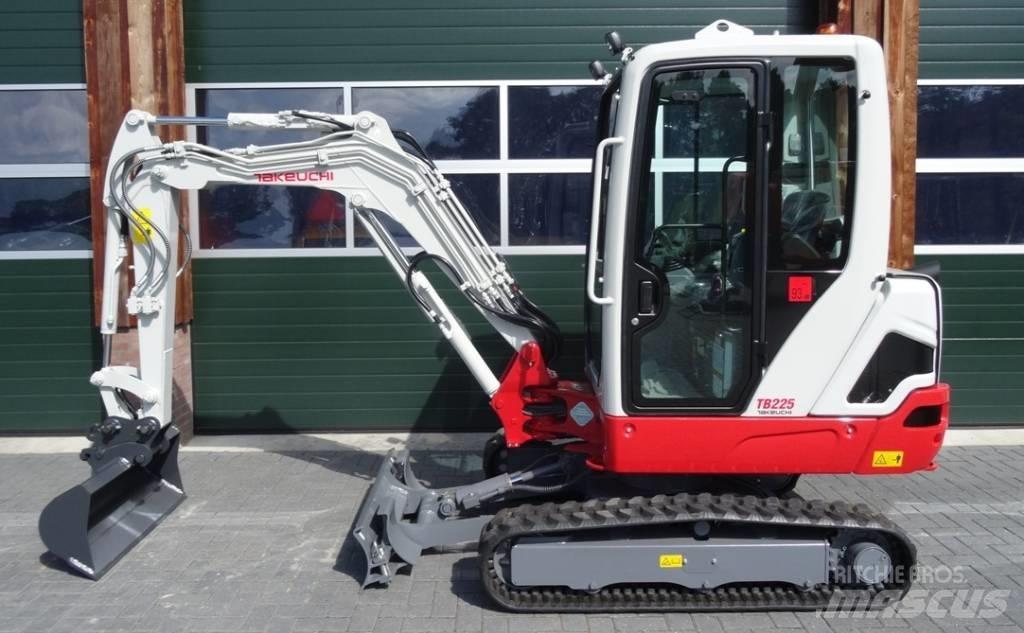 Takeuchi TB 225 Mini bagri <7t