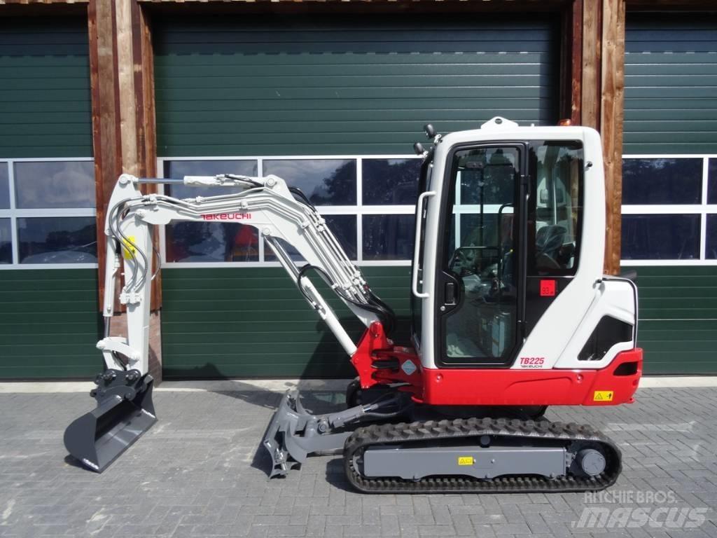 Takeuchi TB 225 Mini bagri <7t