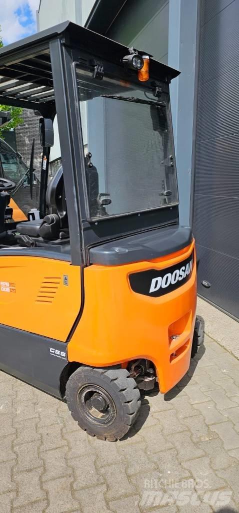 Doosan B 30 X-7 Električni viličarji