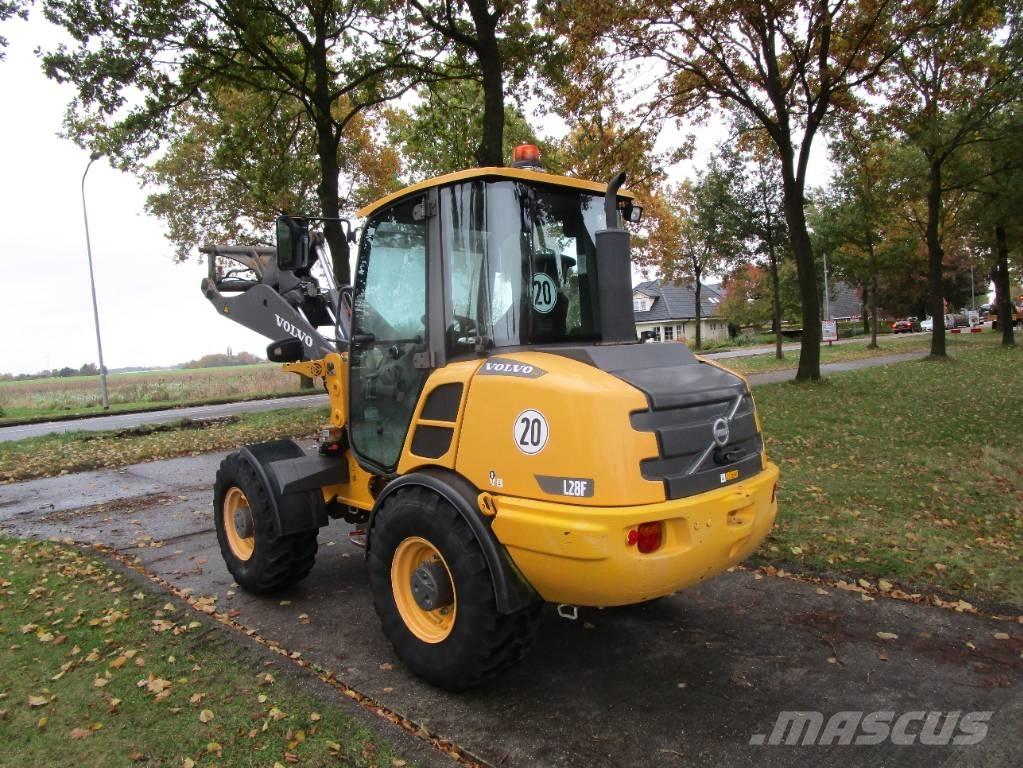 Volvo L 28 F Kolesni nakladalci
