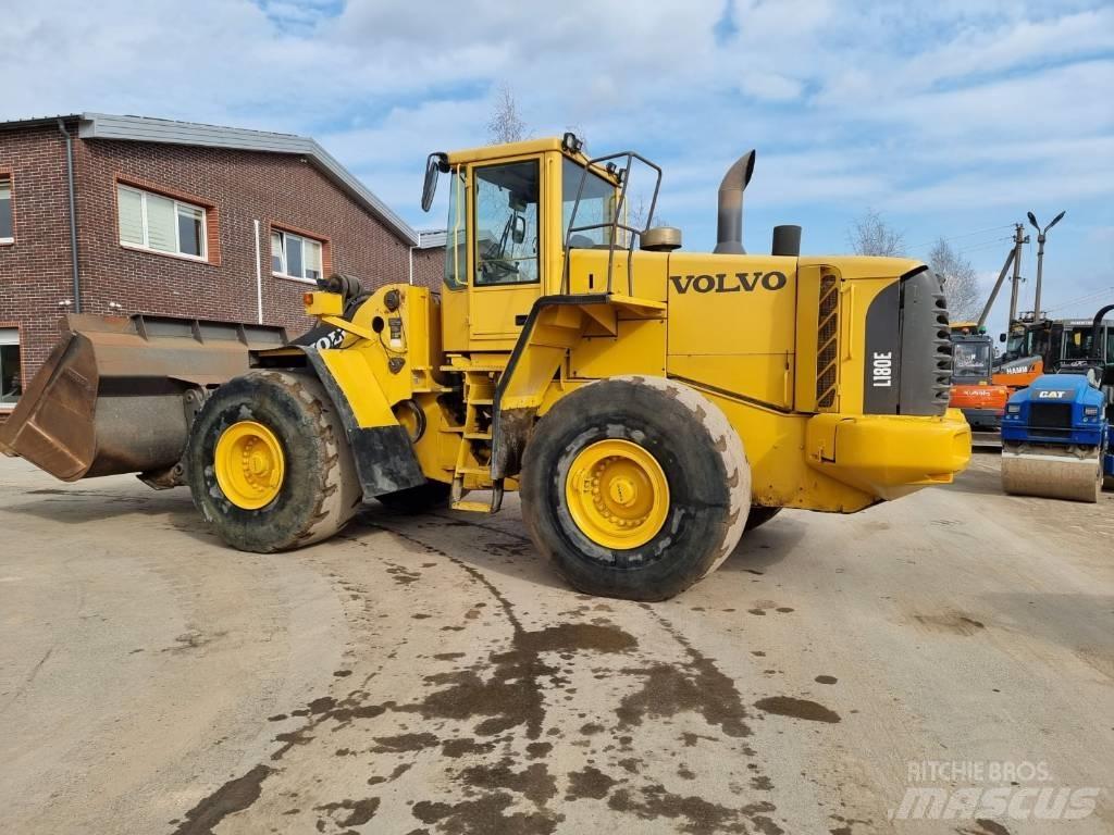 Volvo L 180 E Kolesni nakladalci