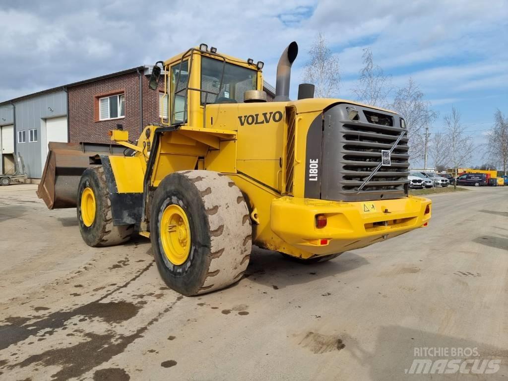 Volvo L 180 E Kolesni nakladalci