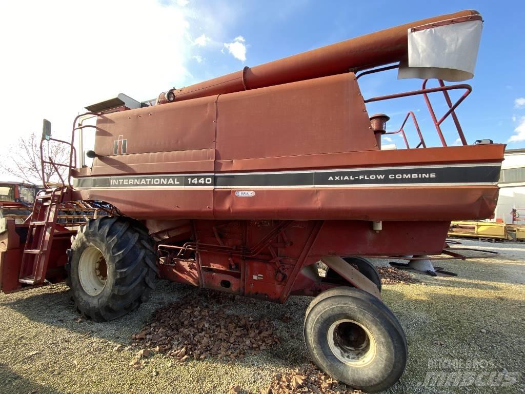 Case IH 1440 Kombajni