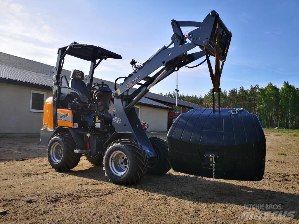 GiANT 1500 Večnamenski nakladalci