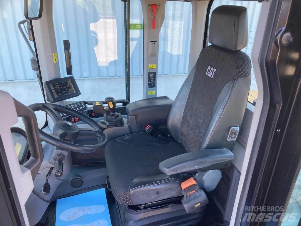 CAT 938M Kolesni nakladalci