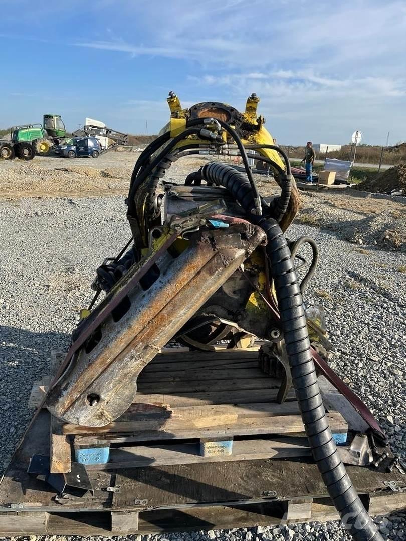 John Deere H414 Glave za kombajne