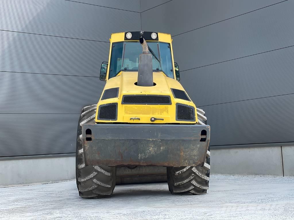 Bomag BW 213 DH-4 Enojni valjarji