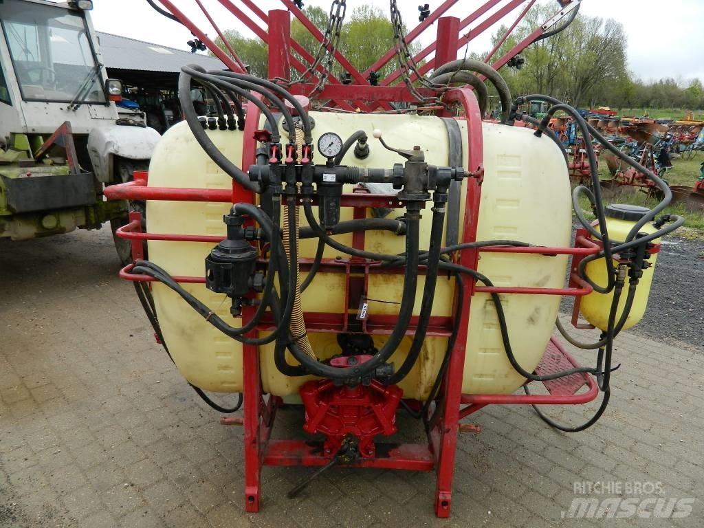 Hardi 1200 Montirane škropilnice