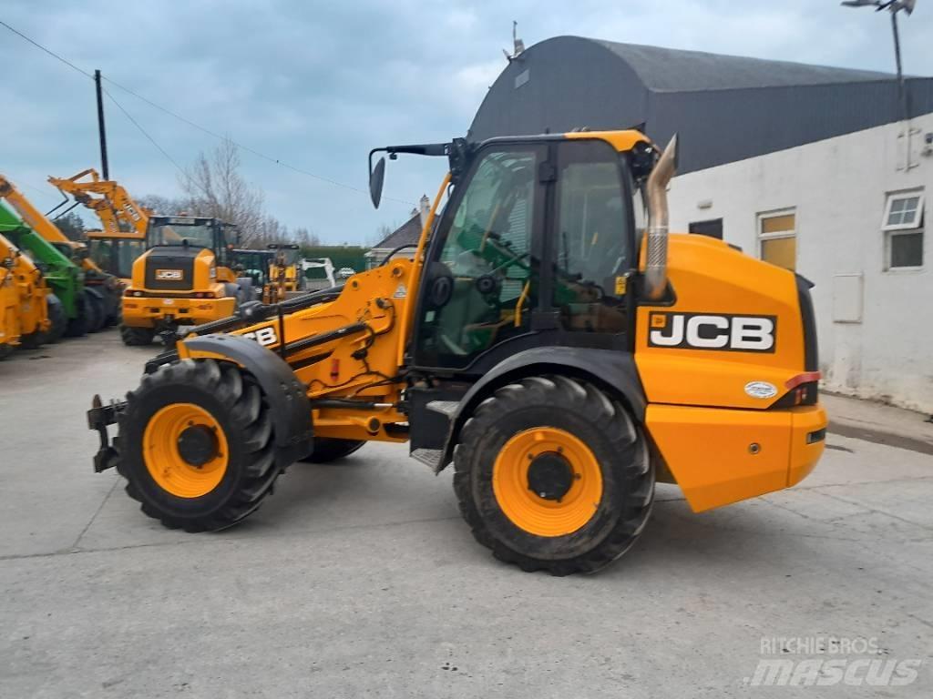 JCB TM 320 S Kmetijski teleskopski nakladalci
