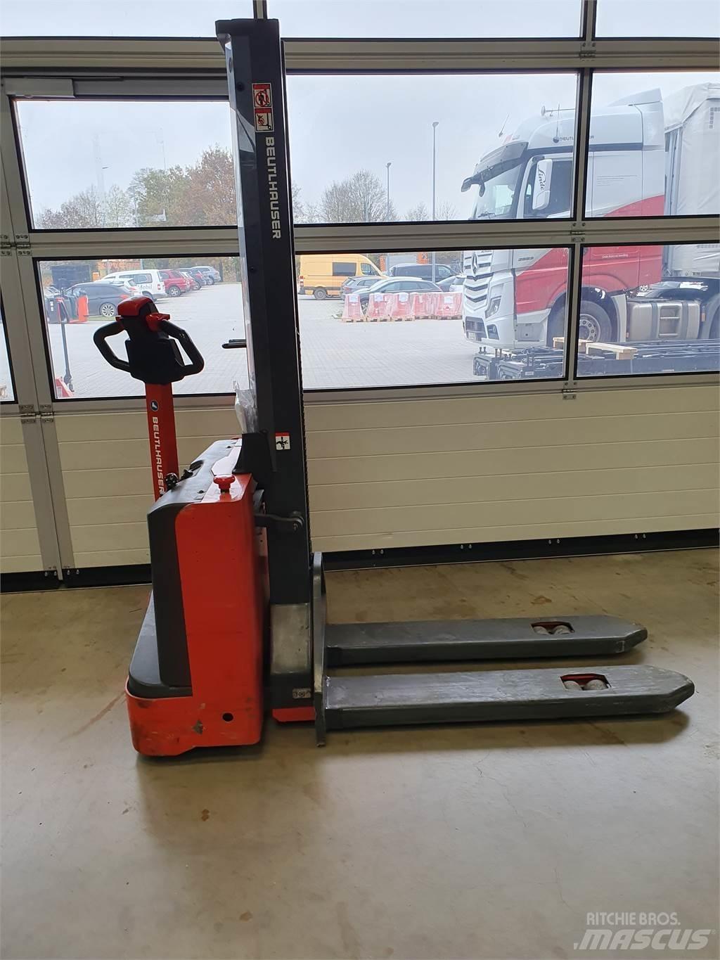 Linde MM10i Ročni električni viličar