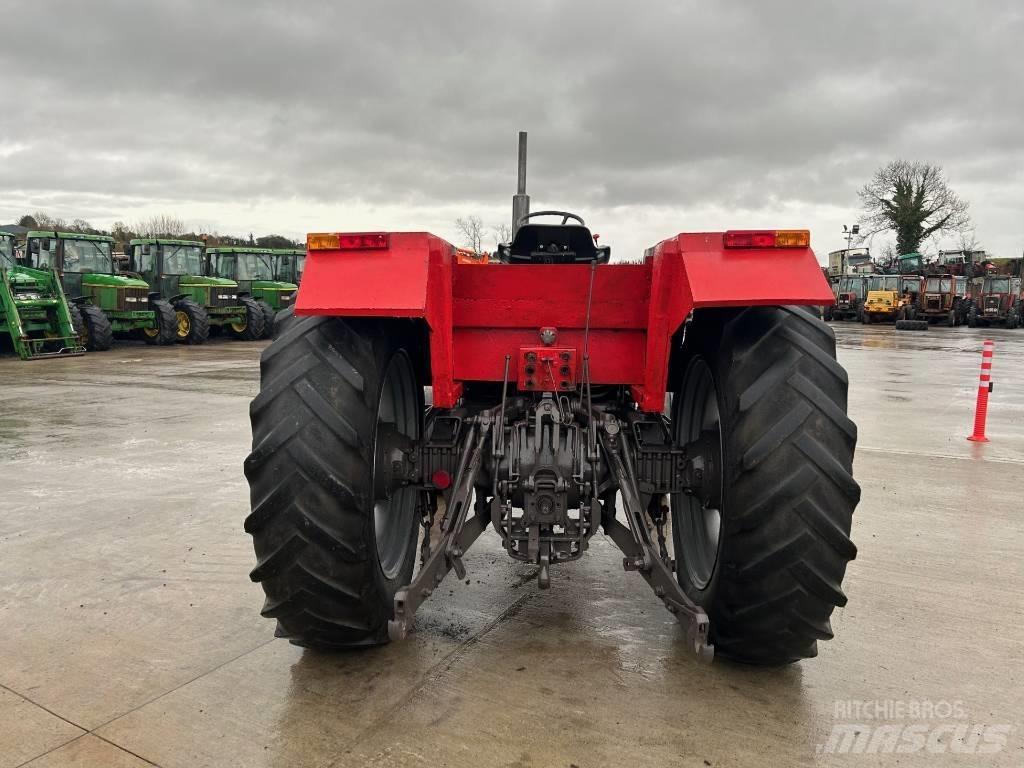 Massey Ferguson 698 Traktorji