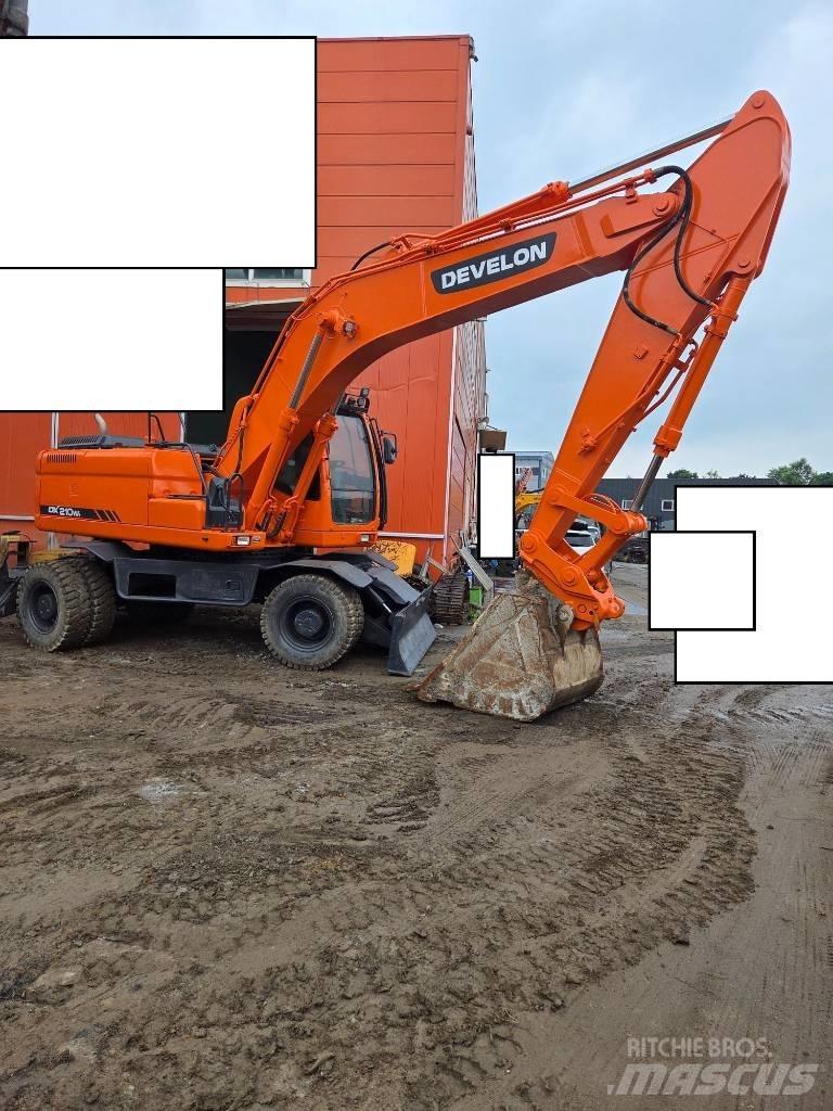 Doosan DX 210 W Bagri na kolesih