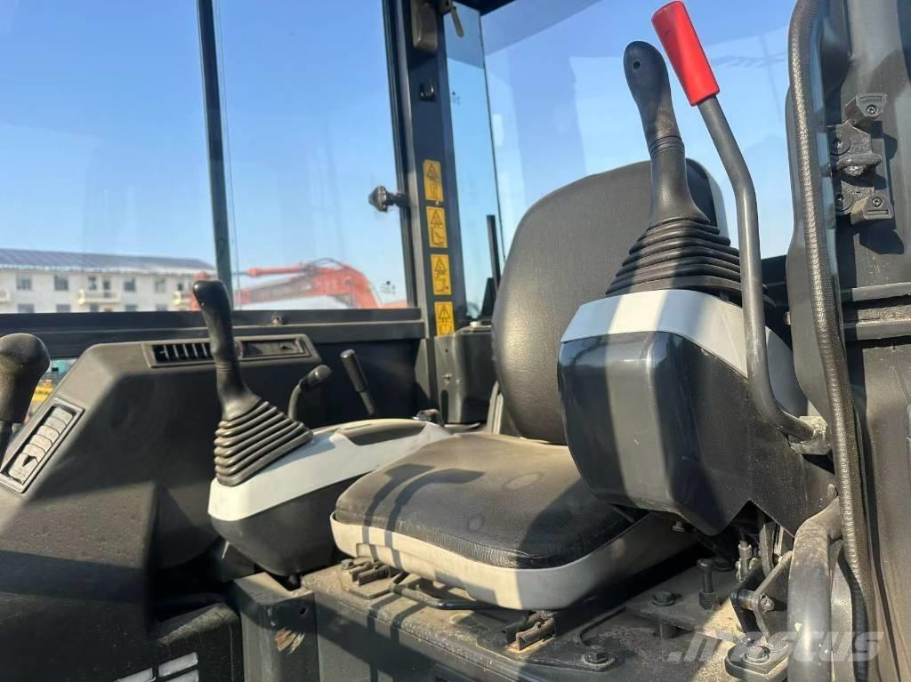 Komatsu PC 40 Mini bagri <7t