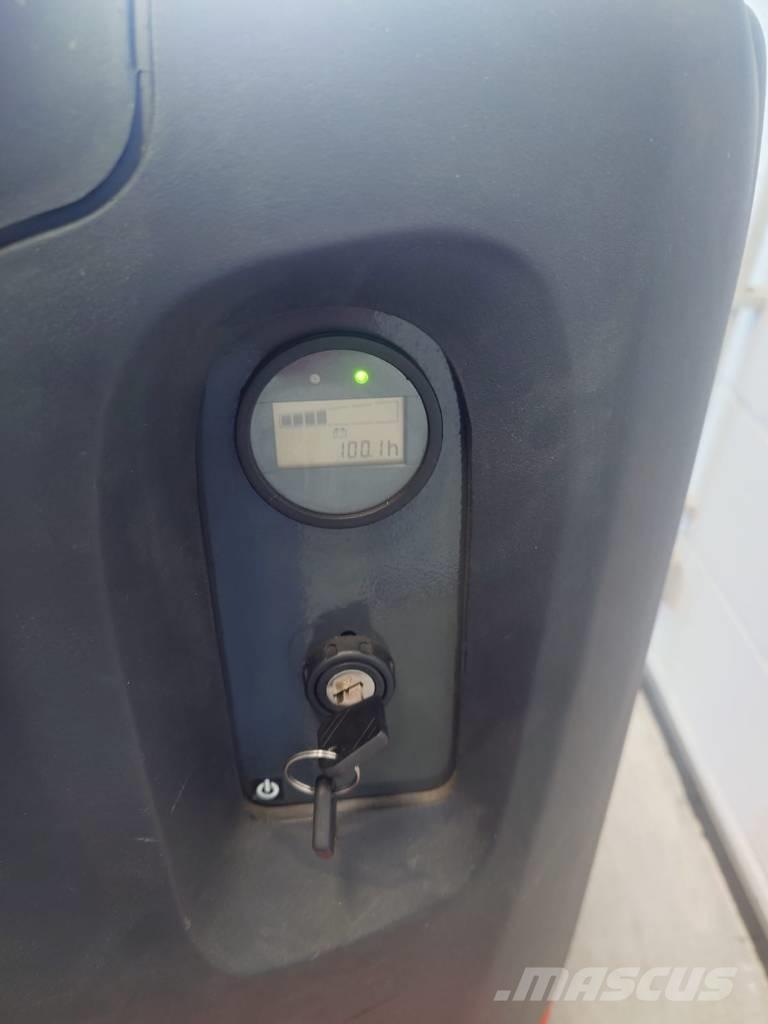 Linde T16P/1151-02 Električni nizko dvižni viličar s stojiščem