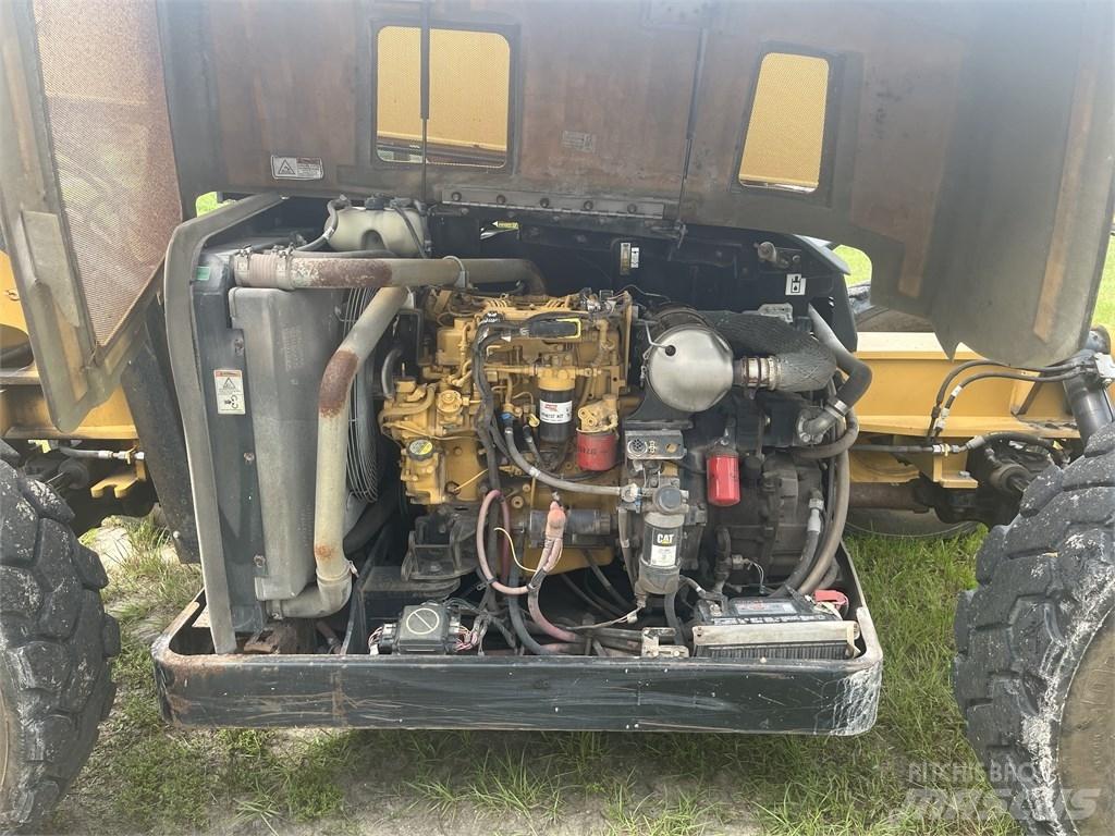 CAT TL 642 C Teleskopski viličarji