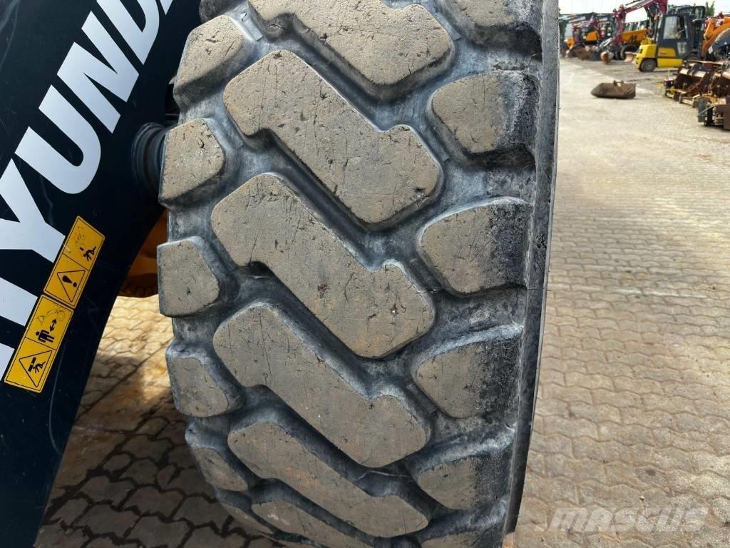 Hyundai HL 970 A 4x4 Kolesni nakladalci