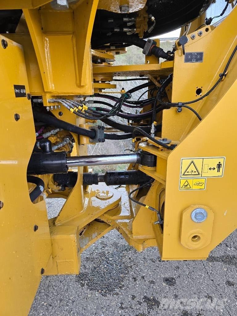 CAT 962 M Kolesni nakladalci