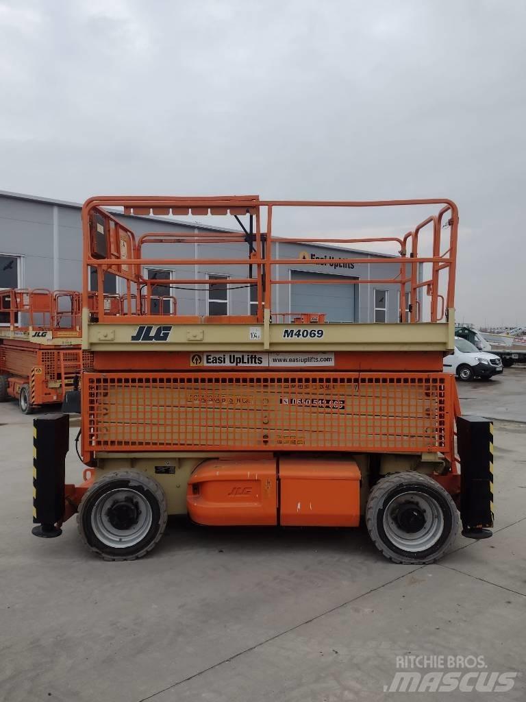 JLG M 4069 Škarjaste dvižne ploščadi